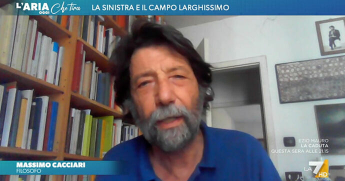 Copertina di Cacciari a La7: “Ma dove volete che vada Renzi dopo la batosta che ha preso? L’unica opposizione sensata è l’intesa Schlein-Conte”