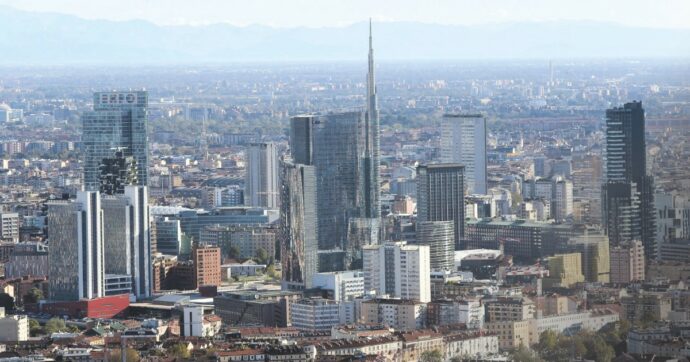 Copertina di Milano, al via petizione a favore di Barbacetto
