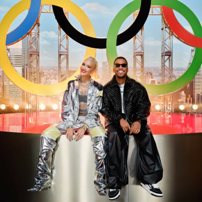 Olimpiadi 2024, la canzone ufficiale dei giochi è “Hello World” di Gwen Stefani e Anderson .Paak