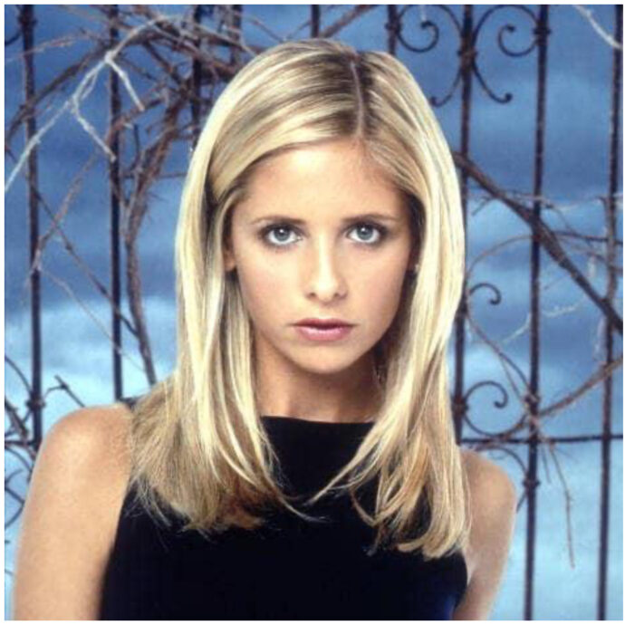 “Le mie sopracciglia sembravano sperma”: Sarah Michelle Gellar boccia il suo look degli Anni 90