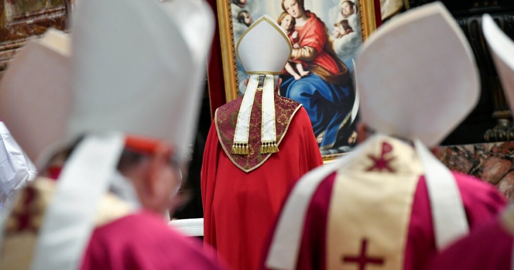 Prete condannato per pedofilia, botta e risposta tra vescovi: ‘Non ero ancora in carica’, ‘Io non avrei esitato a prendere provvedimenti’