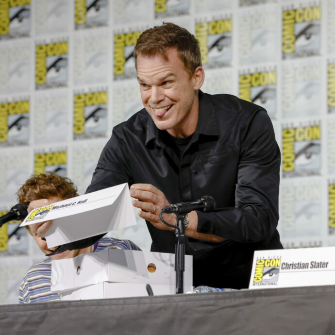 “Dexter resuscita e tornerà presto”: Michael C. Hall sarà di nuovo il sanguinario serial killer dalla doppia vita