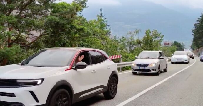 Copertina di Finisce l’isolamento di Cogne, 28 giorni dopo l’alluvione riapre la strada regionale: parte la stagione turistica