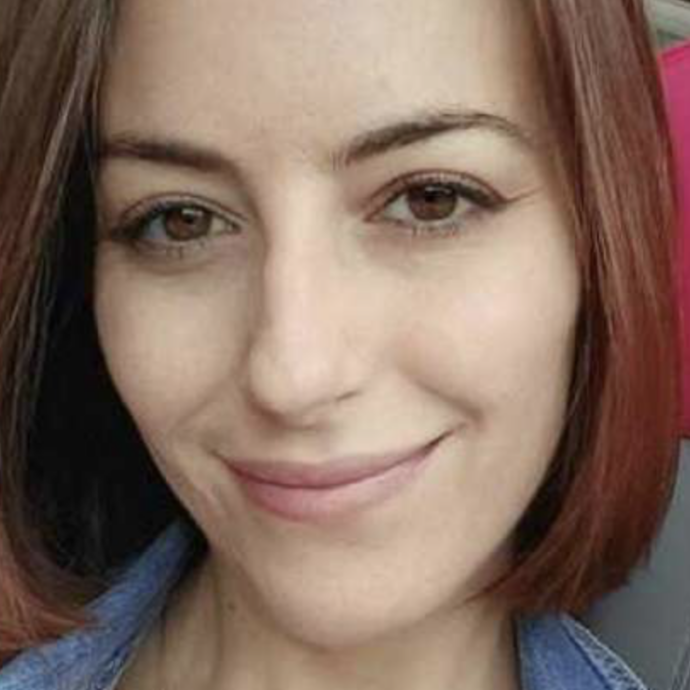 “Alle modelle più inesperte proponeva corti sulla violenza sulle donne, poi provava a stuprarle”. Parla Stefania Secci, una delle vittime che ha denunciato il fotografo Paolo Ferrante