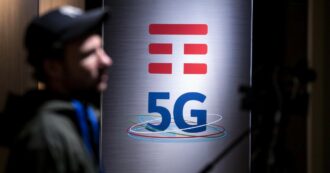 Copertina di Tim ora affitta la rete per 2 miliardi l’anno. Kkr ci farà bei soldi