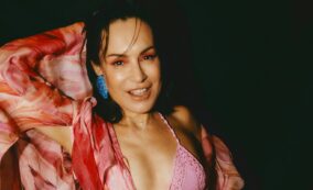 Copertina di “Sesso e Samba? Buona accoppiata. Oggi coi tormentoni si monetizza, ma si usura la qualità. Vorrei lavorare con Salmo, artista vero”: Alexia dà le pagelle