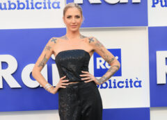 Copertina di “Ho mangiato dalla spazzatura, ho rubato e toccato il fondo. Volevo farla finita”: le dichiarazioni choc di Ema Stokholma