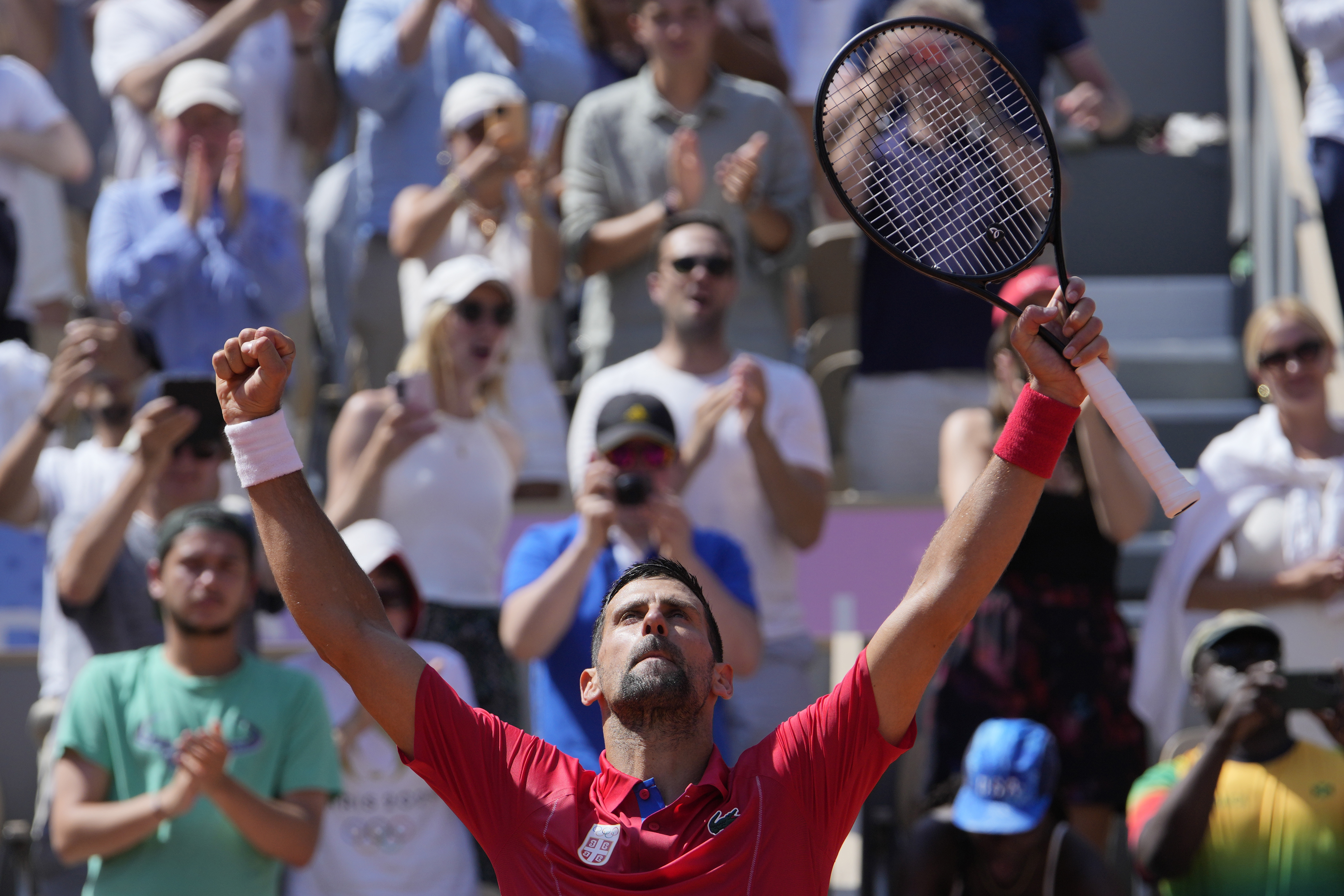 Olimpiadi, Djokovic domina Nadal. Ma lo spagnolo non dice addio a Parigi: “Non è il momento di arrendermi, deciderò io quando”