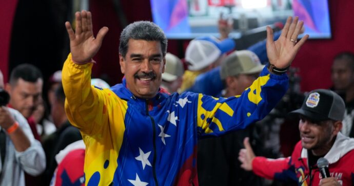 Elezioni Venezuela, Maduro dichiarato presidente con il 51%. L’opposizione: “Abbiamo vinto noi con il 70%”