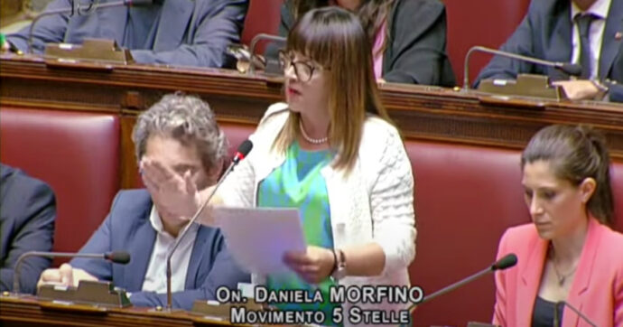 Copertina di M5s in Aula: “Siccità? Per il governo Meloni è un’invenzione”. E la deputata ai ministri: “Andate nella mia Sicilia”