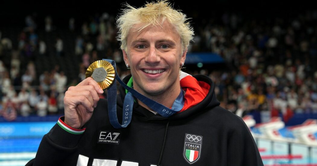 Nicolò Martinenghi regala il primo oro all’Italia: sul tetto del mondo nei 100 rana: “Ho colto l’attimo”
