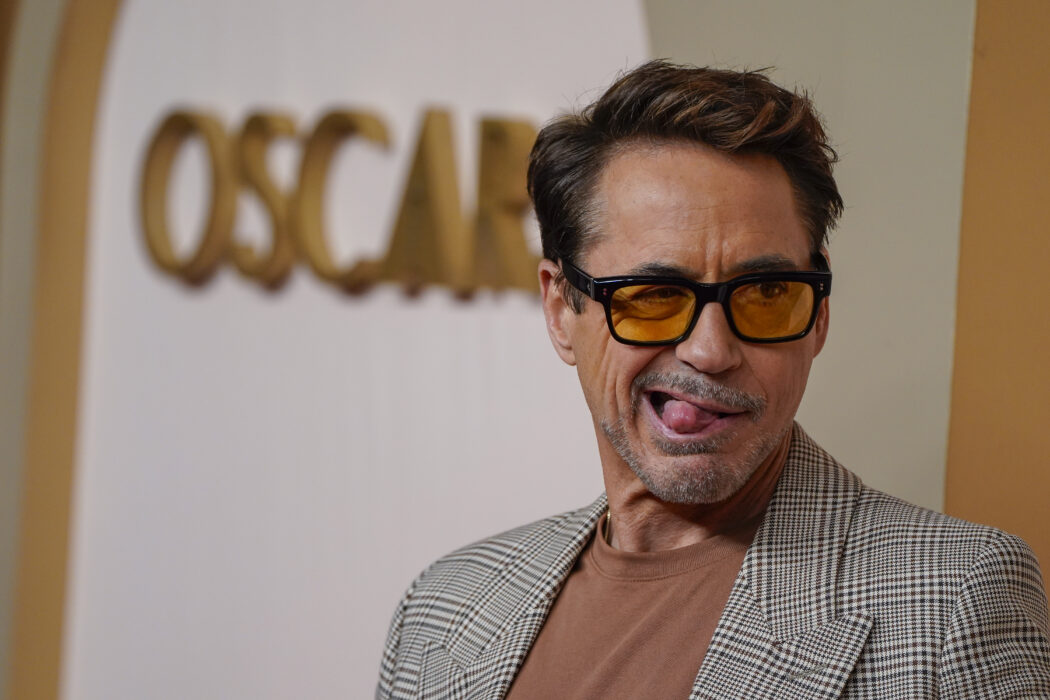 Robert Downey Jr. molla Ironman e diventa il nuovo cattivo Dottor Destino: “Nuova maschera, stesso compito per Avengers: Doomsday”