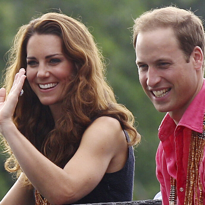 “William, spietato come non mai, lasciò Kate con una telefonata. Lei lo riconquistò vestita da infermiera sexy”: le prime indiscrezioni dalla biografia