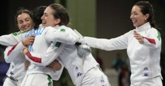 Copertina di L’Italia femminile di spada doma la Francia a casa sua: storico oro di Fiamingo, Santuccio, Rizzi e Navarria