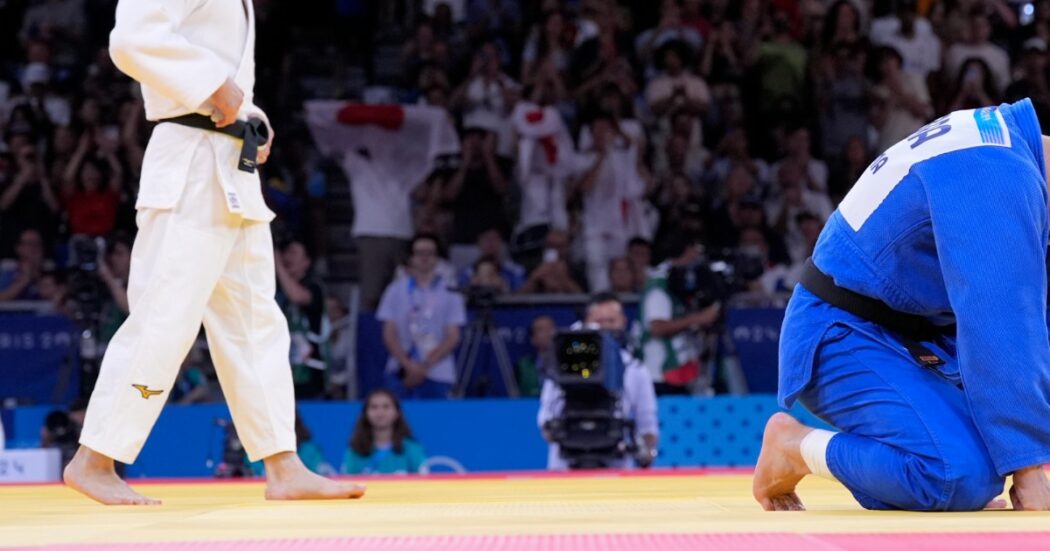 Olimpiadi, il judoka algerino supera il peso: squalificato. Avrebbe dovuto affrontare un israeliano: aperta inchiesta