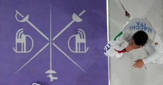 Copertina di Olimpiadi, scherma e polemiche: una breve guida. Come funziona il regolamento di fioretto, sciabola e spada