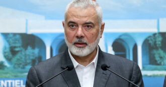 Copertina di Chi era Ismail Haniyeh, dal campo profughi di Gaza al vertice di Hamas. Dei tre figli uccisi disse: “Ringrazio Dio per questo onore”