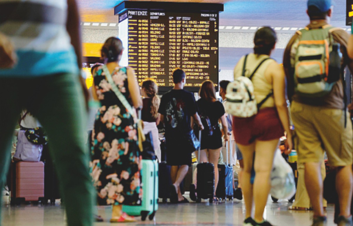 un8217altra estate di lavori programmati sulla rete rfi dalla firenze roma alla caserta foggia le tratte coinvolte e i disagi da Ilfattoquotidiano.it un8217altra estate di lavori programmati sulla rete rfi dalla firenze roma alla caserta foggia le tratte coinvolte e i disagi