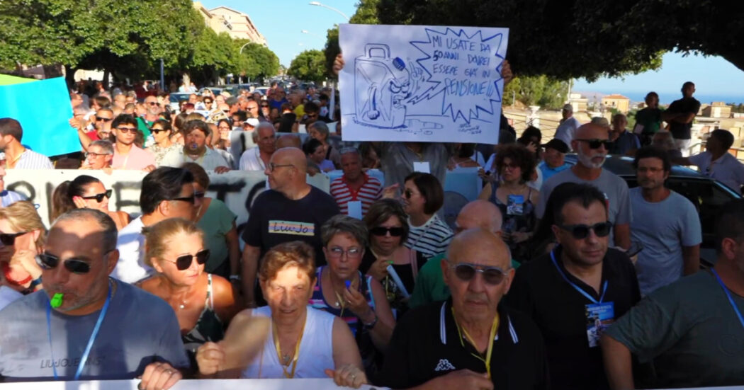 Siccità ad Agrigento, oltre 2mila persone in corteo per la crisi idrica: “Servono investimenti e nuove infrastrutture”