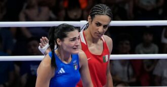 Copertina di Caso Khelif, Carini premiata dall’Associazione internazionale boxe: la pugile azzurra rifiuta i soldi. Cio: “La dice lunga sulla loro credibilità”