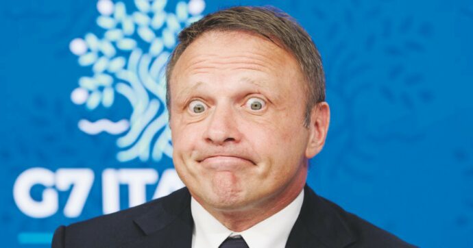 Siracusa, lo staff di Lollo  “scippa” e taglia il video promozionale del filmmaker: poi   ritira