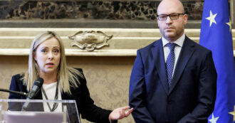 Copertina di Ingorgo di decreti in Parlamento prima della pausa estiva. Il governo Meloni ne ha già fatti più di 70. Fontana: “Vanno diminuiti”