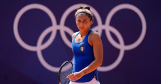 Copertina di “Sara Errani comanda, fa tutto lei: i piatti, cucina, lava”: bufera per i commenti sessisti del giornalista francese alle Olimpiadi