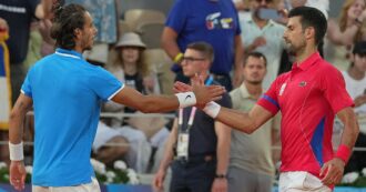 Copertina di Lorenzo Musetti, nuova lezione di esperienza da Djokovic: per la top 10 serve ancora uno scatto e l’azzurro lo sa