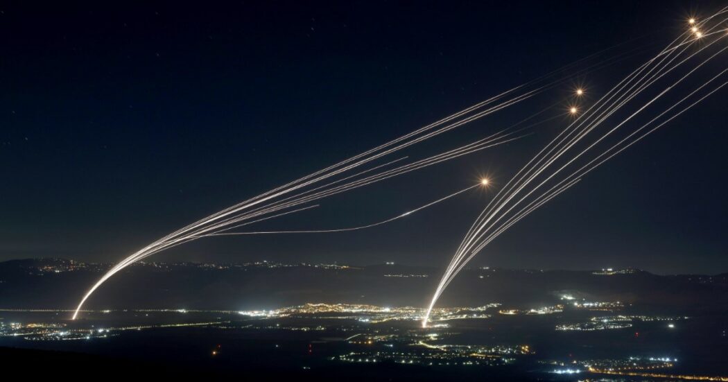 Anche Parigi: “Via dal Libano”. Da Hezbollah lanciati 30 razzi, Idf: “Intercettati”. Terrorista palestinese in azione a Holon: 2 morti e 2 feriti