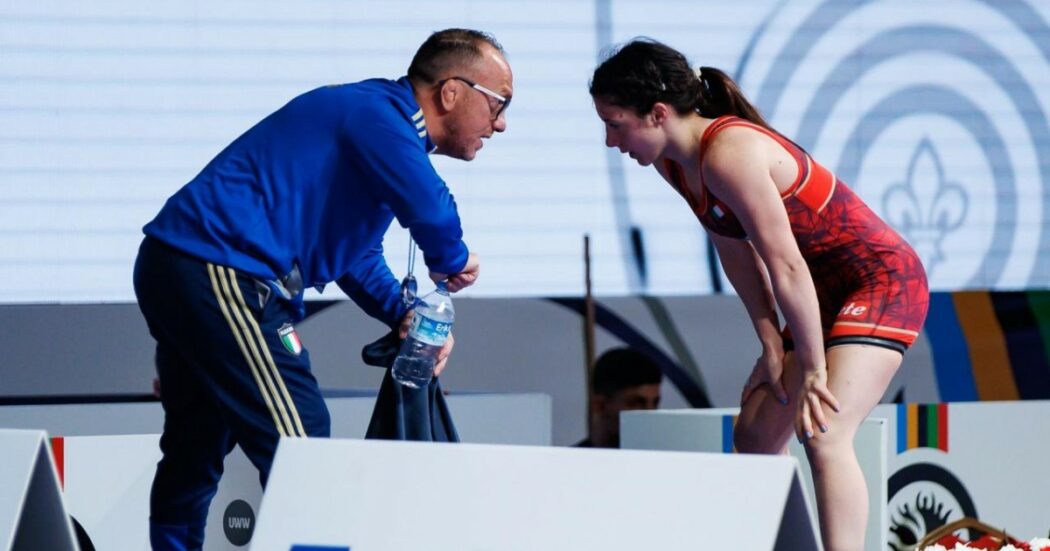 Chiamata in extremis alle Olimpiadi, troppo tardi per perdere peso senza rischi: Emanuela Liuzzi non gareggia nella lotta libera