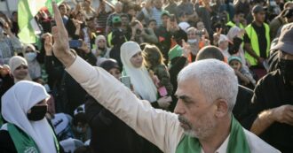 Copertina di Hamas nomina come nuovo leader (a sorpresa) Yahya Sinwar: “Forte messaggio di resistenza inviato a Israele”