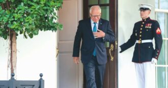 Copertina di Harris ha scelto il vice: Tim Walz, americano medio ma di sinistra