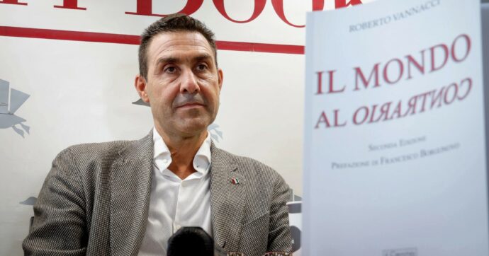 Il Tar conferma la sospensione di Vannacci dall’Esercito per le frasi nel suo libro. L’avvocato: “Valutiamo il ricorso alla Cedu”