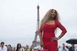 Copertina di Serena Williams si sfoga: “Hanno negato l’accesso a me e ai miei figli in un ristorante vuoto”. La replica del locale di Parigi