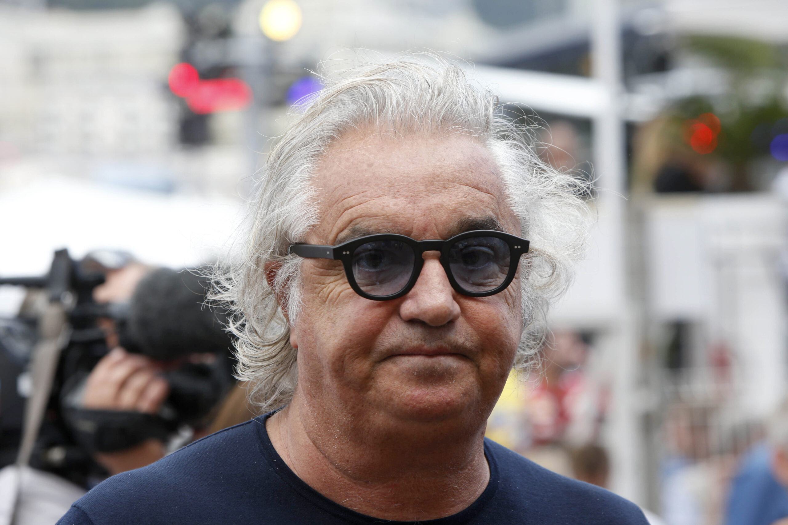 il socio di flavio briatore dice addio al crazy pizza pochi utili nella sede romana vendute le quote per 317mila euro da Ilfattoquotidiano.it il socio di flavio briatore dice addio al crazy pizza pochi utili nella sede romana vendute le quote per 317mila euro