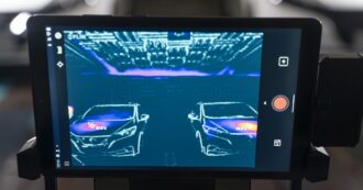 Copertina di Nissan studia la vernice refrigerante: riduce la temperatura dell’abitacolo e il consumo di energia