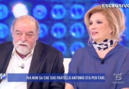 Copertina di “Mio marito Pippi è morto con me, a casa, io e lui da soli. Indosso il suo orologio giorno e notte”: il racconto commovente di Iva Zanicchi