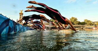 “Il giorno della staffetta di triathlon la Senna era troppo inquinata”: Mediapart svela i dati che Parigi 2024 voleva nascondere
