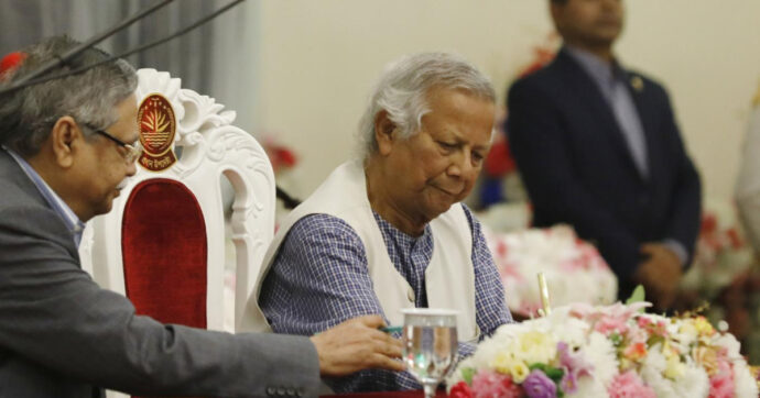 Bangladesh, il premier Yunus presenta il suo governo ad interim. Ai leader degli studenti le deleghe a tlc e sport