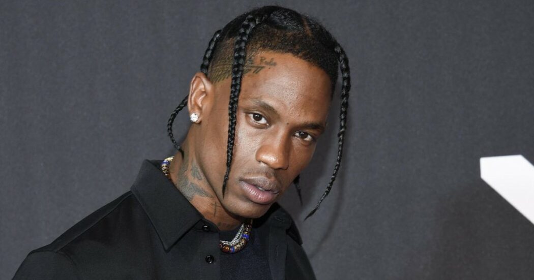 Travis Scott arrestato per “atti di violenza” dopo una lite furibonda con il suo bodyguard: “Era ubriaco”