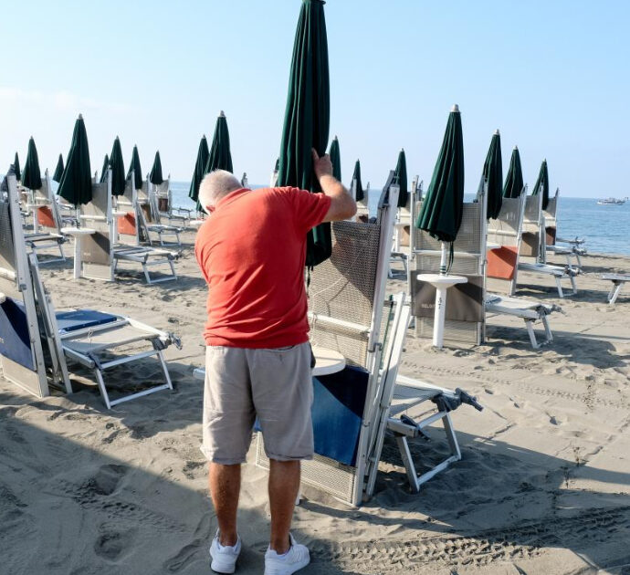 Il pianto dei balneari: “Spiagge vuote, difendeteci da Bruxelles”. Alessandro Gassman e i consumatori: “Abbassate i prezzi”