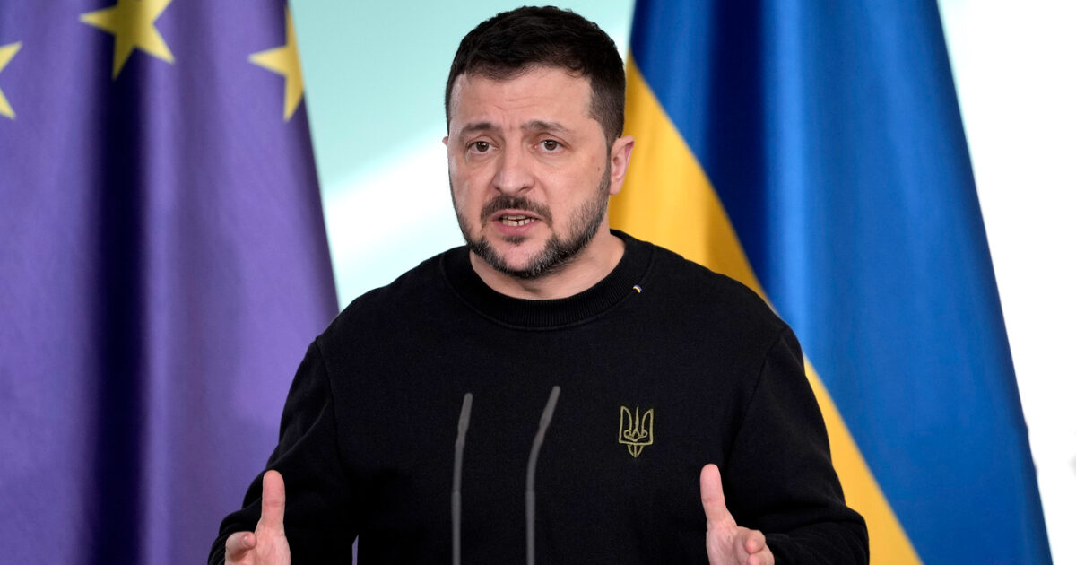 Zelensky riconosce che l'Ucraina sta spingendo la guerra in territorio russo