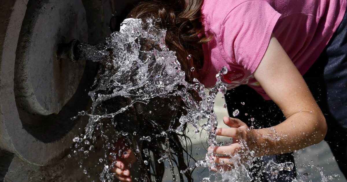 Arriva l’anticiclone africano “Pluto”: temperature fino a 40 gradi, caldo record in Sardegna, Puglia e Basilicata Arriva l’anticiclone africano “Pluto”: temperature fino a 40 gradi, caldo record in Sardegna, Puglia e Basilicata