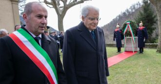 Copertina di Strage di Sant’Anna 80 anni dopo – Mattarella: “Eccidio tra i più spietati con i fascisti complici. La Repubblica riconosce qui le sue radici”