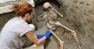 Copertina di Pompei, ritrovati i resti di altre due vittime dell’eruzione: un uomo e una donna intrappolati in una stanza