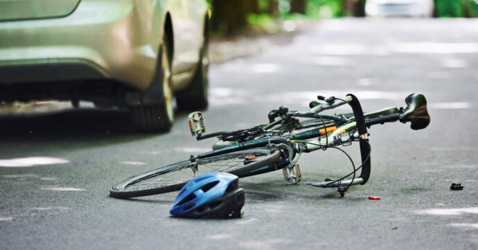 Senigallia, due ciclisti travolti e uccisi da un giovane neopatentato in auto