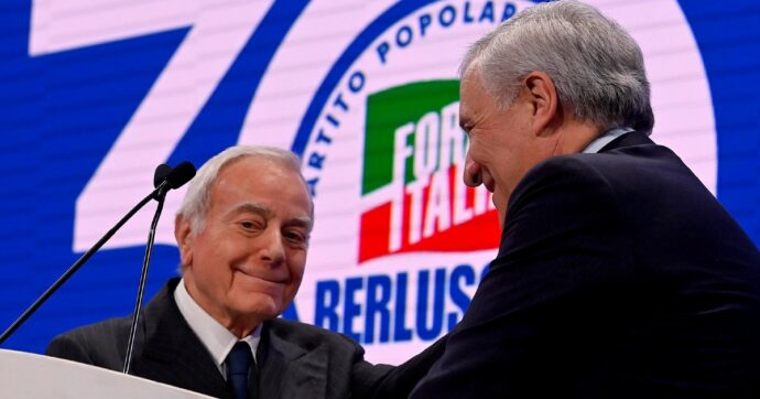 Copertina di Forza Italia a caccia di voltagabbana, Tajani e Letta fanno shopping in tutti i gruppi