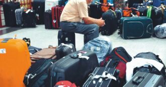 Copertina di Bagaglio in ritardo, smarrito o rubato in aeroporto: cosa fare se la valigia non arriva e gli errori da evitare per non perdere il rimborso