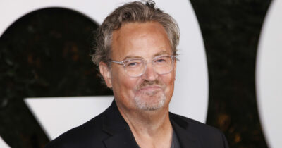 Copertina di Il dottor Salvador Plasencia si dichiara colpevole: "Ho fornito a Matthew Perry la ketamina, prima che morisse". Rischia fino a 40 anni di carcere