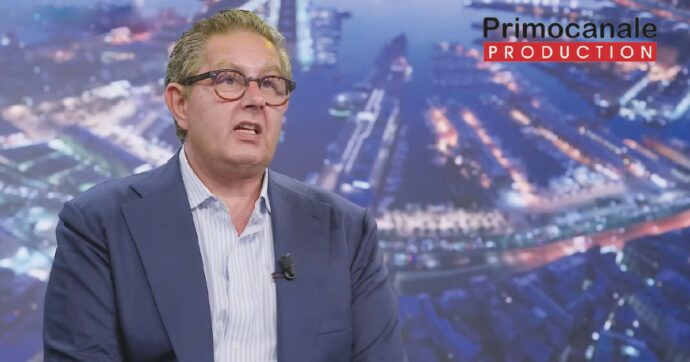 “Primocanale” ha il ghostwriter: lettere riciclate da veline totiane